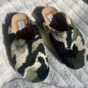 Steve Madden Camo Slippers